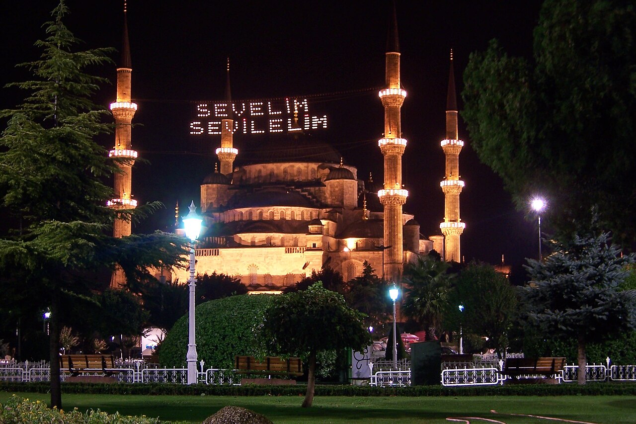 Sultan_Ahmed_Mosque_mahya3